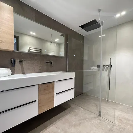 Grand-duc Avec Piscine - 2 Pieces Appartement