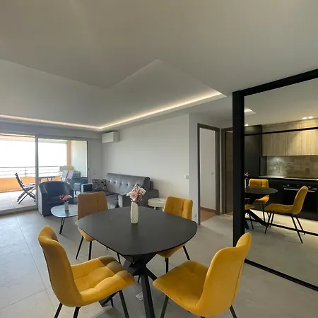 Grand-duc Avec Piscine - 2 Pieces Appartement